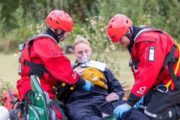 Casualty care with medical bag, monitoring equipment and O2 mask 