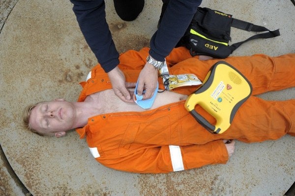 A close up image of a first aid demonstration, during the GWO Enhanced First Aid Requalification Training Course